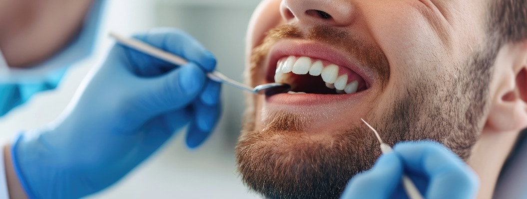 Zahnklinik-Rolle bei der Vorbeugung von Parodontalerkrankungen